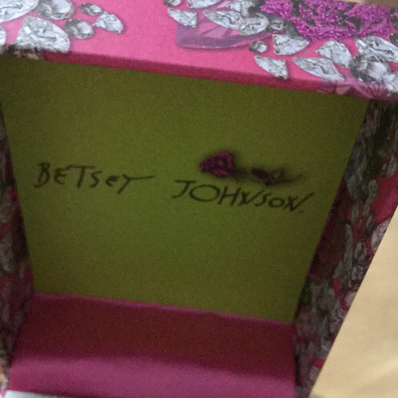 Gorgeous Betsey Johnson Ceramic Watch - Picture 5 of 11